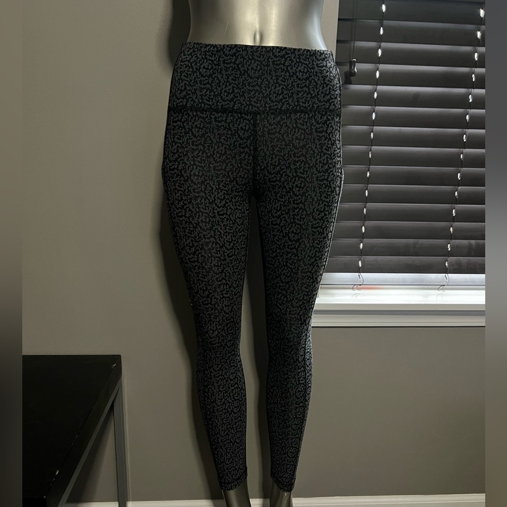 Athleta Ulitmate Stash Pocket Textured 7/8 Tight Size XS Black Gray Athl…
